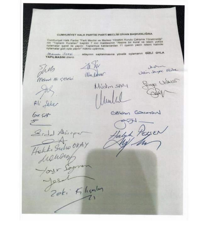 İstifanın ardından CHP'de kılıçlar çekildi! Özel'in 'Saray operasyonu' sözlerine Çelebi'den sert yanıt: Menemen'i kim sattı?