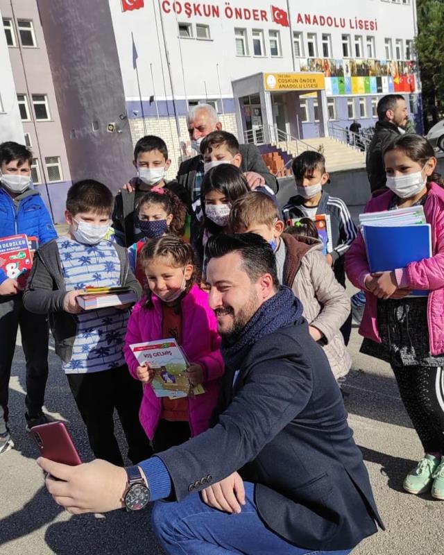 'İyilik Hareketi' üyelerinden Tokat'taki 20 çocuğa hediye