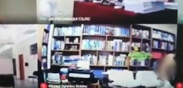 Peru'da kamerayı açık bırakan avukat müvekkiliyle cinsel ilişkiye girerken yakalandı