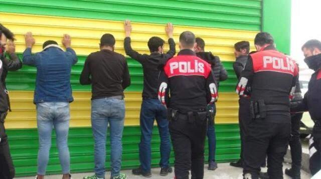 Son dakika! Şanlıurfa'da; tüfekli, bıçaklı, taşlı, sopalı kavga: 10 yaralı, 40 gözaltı