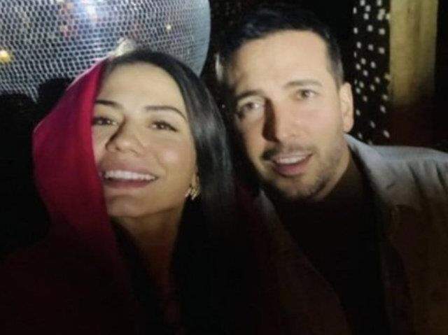 Yılın sürpriz ikilisi Demet Özdemir ve Oğuzhan Koç'tan romantik poz Yılın sürpriz ikilisi Demet Özdemir ve Oğuzhan Koç'tan romantik poz