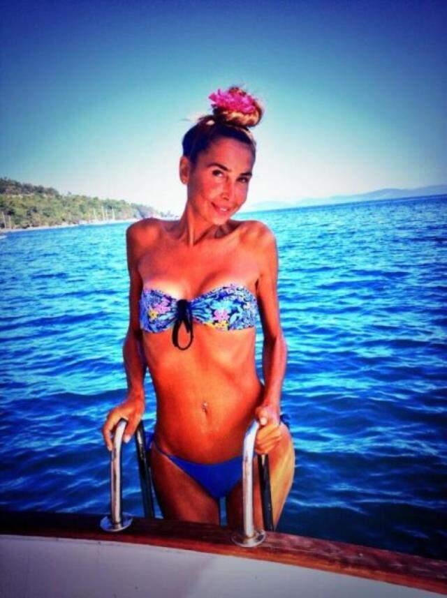 Tüm mal varlığını satıp köye yerleşen manken Bilun Dohmen, ağlaya ağlaya köy hayatını bıraktı