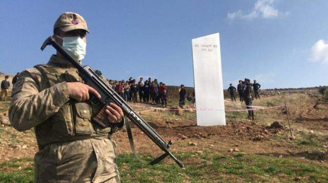 Göbeklitepe'de tarlasına metal blok yerleştirilen çiftçi: Bir helallik bile almadan ortadan kayboldular