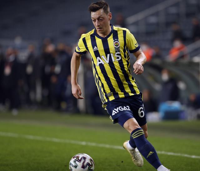 Fenerbahçe'nin Erol Bulut'un yerine Arsene Wenger'i göreve getireceği iddia edildi