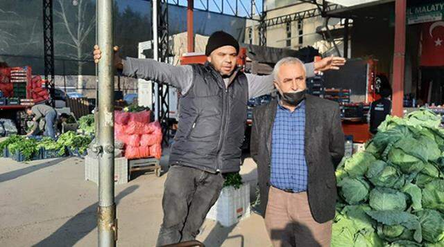 Şemsiye ile uçan adam konuştu: 2023'te uzaya gitmek istiyorum Şemsiye ile uçan adam konuştu: 2023'te uzaya gitmek istiyorum