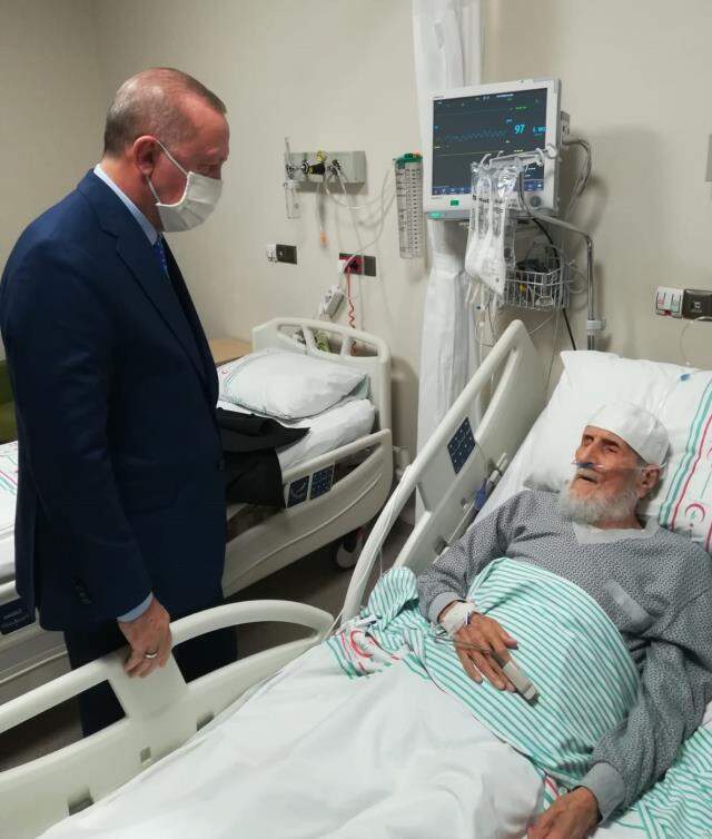 Cumhurbaşkanı Erdoğan'ın ziyaret ettiği kanaat önderi Hafız Abdullah Nazırlı hayatını kaybetti Cumhurbaşkanı Erdoğan'ın ziyaret ettiği kanaat önderi Hafız Abdullah Nazırlı hayatını kaybetti