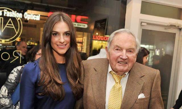 FETÖ'cü Enes, milyarder sevgilisi Ariana'ya 'maklube' yaptırdı