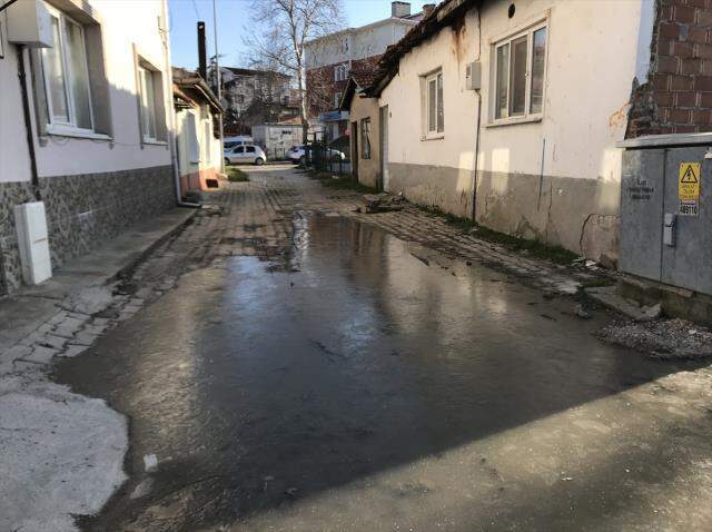 Balkanlar'dan gelen soğuk hava Trakya'da etkili oluyor! Sular dondu Balkanlar'dan gelen soğuk hava Trakya'da etkili oluyor! Sular dondu
