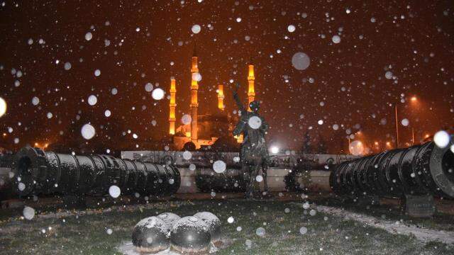 İstanbul'da beklenen kar yağışı başladı İstanbul'da beklenen kar yağışı başladı