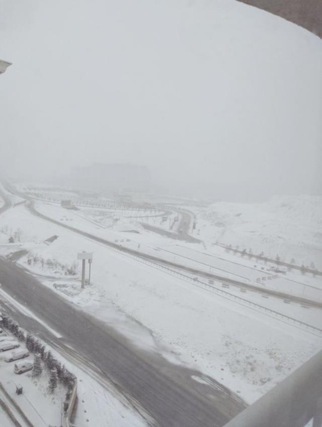 İstanbul pazar sabahına karla uyandı! Peki kar yağışı ne zamana kadar devam edecek?
