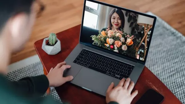 Sevgililer Günü: Video flörtleşme uygulamalarının pandemideki yükselişi