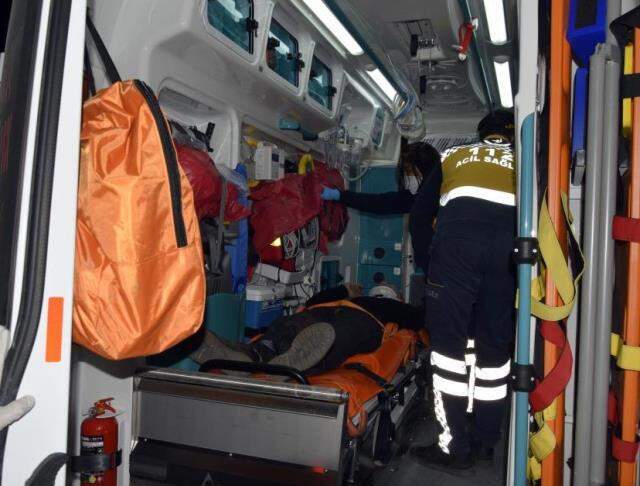 'Hava almaya gideceğim' diyen taksiciyi arkadaşları son anda ipten aldı 'Hava almaya gideceğim' diyen taksiciyi arkadaşları son anda ipten aldı