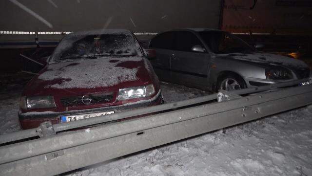 Kar ve tipi etkisini artırdı, 15 araç birbirine girdi! Kırıkkale'de zincirleme kaza Kar ve tipi etkisini artırdı, 15 araç birbirine girdi! Kırıkkale'de zincirleme kaza