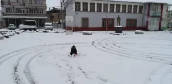 Son dakika haberi... BALIKESİR - Çocukların kartopuyla drone vurmaya çalışması güzel görüntüler oluşturdu