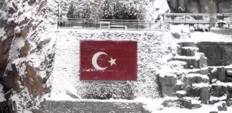 GÜMÜŞHANE - Kar yağışı nedeniyle 266 köy yolu ulaşıma kapandı