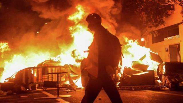 İspanya'da Rap sanatçısı Hasel'e destek için düzenlenen gösterilere polis müdahale etti İspanya'da Rap sanatçısı Hasel'e destek için düzenlenen gösterilere polis müdahale etti