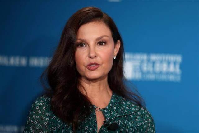 Issız ormanda bacağını kıran oyuncu Ashley Judd, 55 saatte hastaneye ulaştı