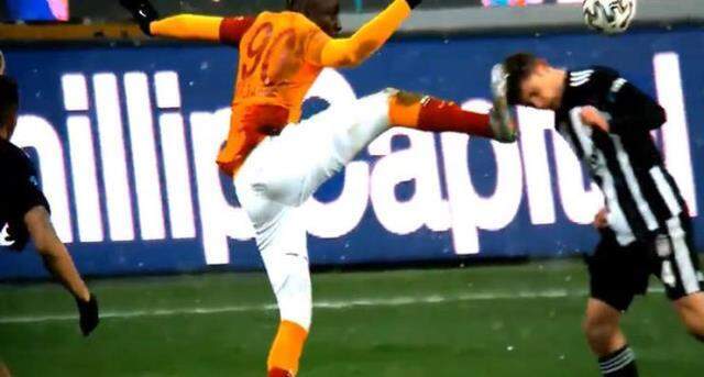 Tepki çeken pozisyon sonrası Galatasaray'dan Diagne'li paylaşım