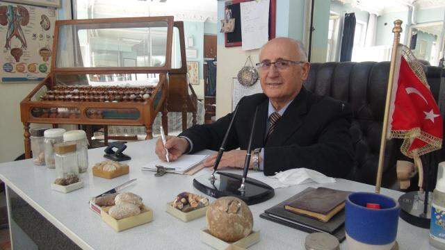 Hataylı doktordan hayrete düşüren koleksiyon; kimisi 22 santim, kimisi 650 gram Hataylı doktordan hayrete düşüren koleksiyon; kimisi 22 santim, kimisi 650 gram