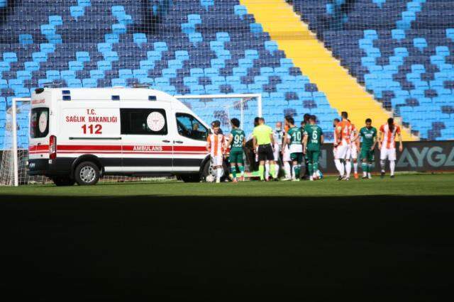 Adanaspor kalecisi Goran Karacic, Giresunspor maçında fenalaşarak hastaneye kaldırıldı