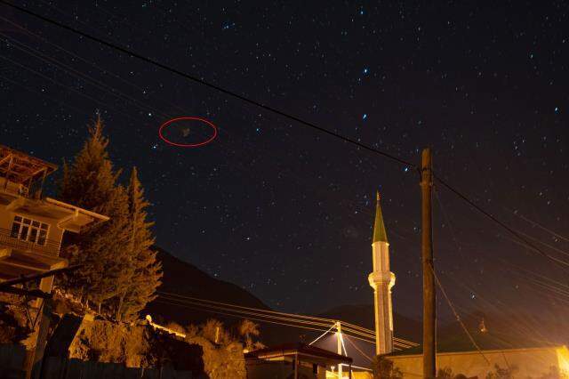 Yıldız fotoğrafı çekmeye gitti, ilginç objeyi görüntüledi! Amatör fotoğrafçı kareleri NASA ve Türk Uzay Ajansı'na gönderdi Yıldız fotoğrafı çekmeye gitti, ilginç objeyi görüntüledi! Amatör fotoğrafçı kareleri NASA ve Türk Uzay Ajansı'na gönderdi