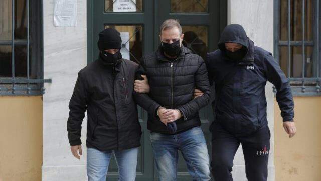Yunan tiyatro sanatçısı Dimitris Lignadis, çocuklara cinsel saldırı suçlamasıyla tutuklandı Yunan tiyatro sanatçısı Dimitris Lignadis, çocuklara cinsel saldırı suçlamasıyla tutuklandı
