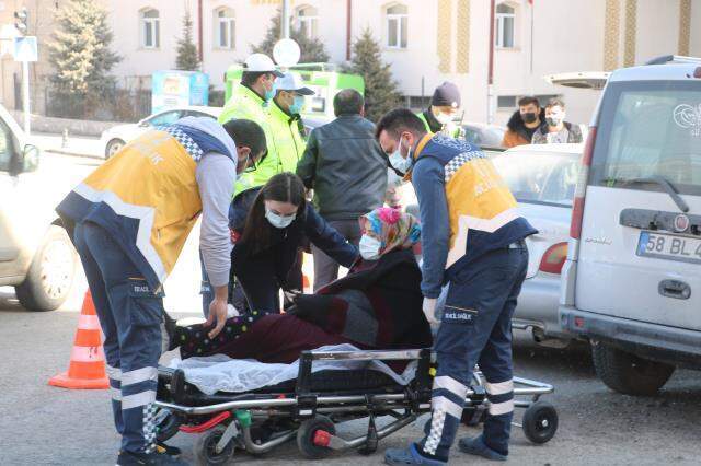 Eşi doğum yapmak üzereydi, hastane yolunda yaşanan kaza çılgına çevirdi Eşi doğum yapmak üzereydi, hastane yolunda yaşanan kaza çılgına çevirdi