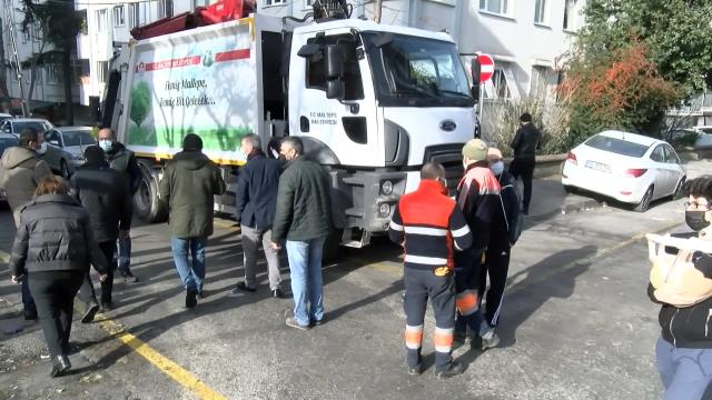 Maltepe'de çöpleri toplamaya giden İBB ekipleri ile grev yapan işçiler arasında arbede çıktı