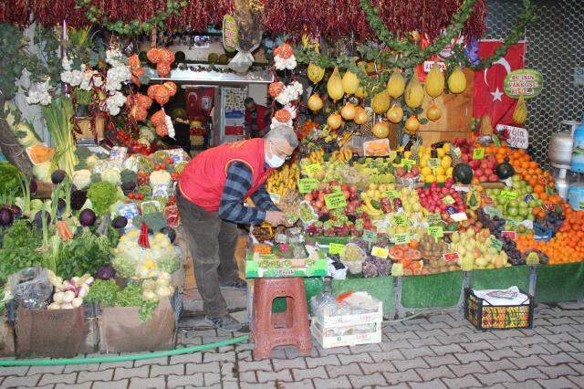 Papaz eriği, çeyrek altını geçti: Kilosu 700 liradan satılıyor Papaz eriği, çeyrek altını geçti: Kilosu 700 liradan satılıyor