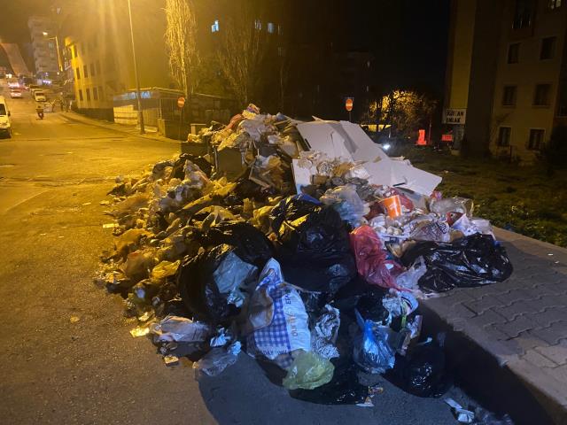 Belediye işçilerle anlaştı! Maltepe'yi çöp dağlarına çeviren grev sona erdi