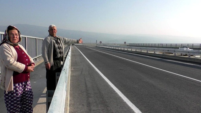65 yıllık köprü yenilendi, en çok pideci esnafı sevindi 65 yıllık köprü yenilendi, en çok pideci esnafı sevindi