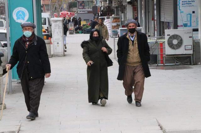 Normalleşmeye en yakın il Hakkari'de, vatandaşlar kabine toplantısından çıkacak kararı bekleniyor