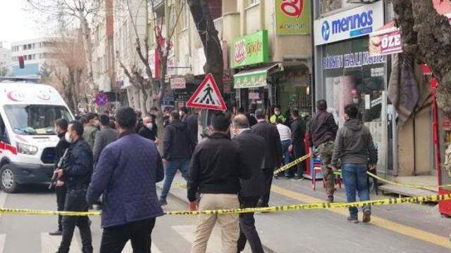 Sokak ortasında kanlı hesaplaşma! Silahını çekip kurşun yağdırdı, ortalık kan gölüne döndü