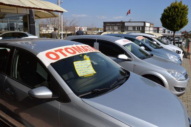 İkinci el otomobilde fiyatlar düştü, piyasa hareketlendi İkinci el otomobilde fiyatlar düştü, piyasa hareketlendi