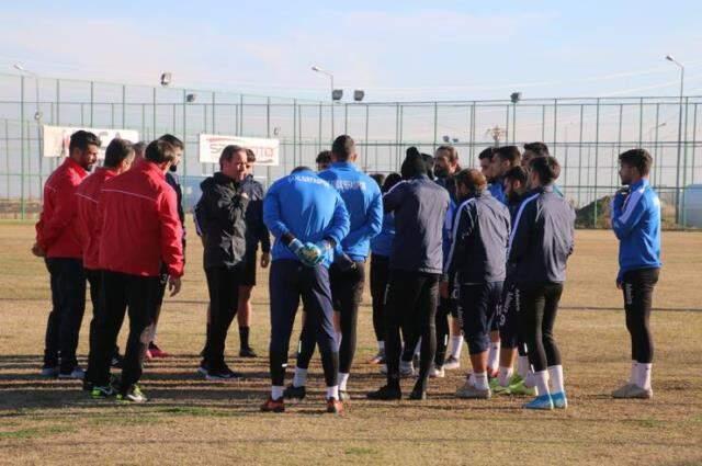 Şanlıurfaspor'a hoca dayanmıyor! 24 maçta 5 farklı teknik direktör görev aldı