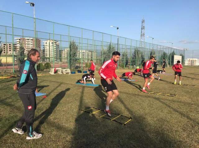 Şanlıurfaspor'a hoca dayanmıyor! 24 maçta 5 farklı teknik direktör görev aldı