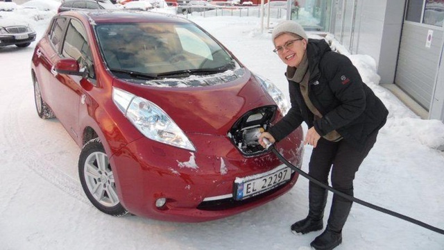 Yakıtlı araçlar, çevreyi elektrikli araçlardan 'yüzlerce kat fazla' kirletiyor