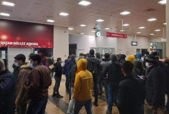 Yenikapı-Bayrampaşa arasında metro seferini durduran patlama Yenikapı-Bayrampaşa arasında metro seferini durduran patlama