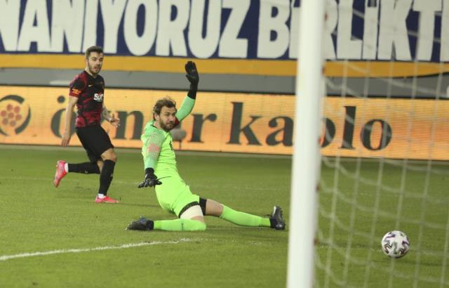 Galatasaray, Ankaragücü deplasmanında 2-1 yenilerek zirve yolunda büyük yara aldı
