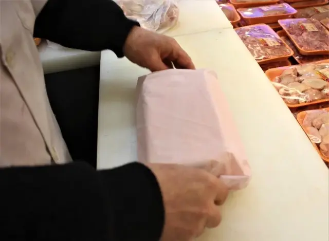 Ambalaj malzemelerine gelen yüzde 40'lık zam, esnafın belini büktü