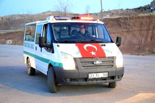 Bitlis'teki helikopter kazasında şehit olan 11 askerimizin naaşı Elazığ'a getirildi Bitlis'teki helikopter kazasında şehit olan 11 askerimizin naaşı Elazığ'a getirildi