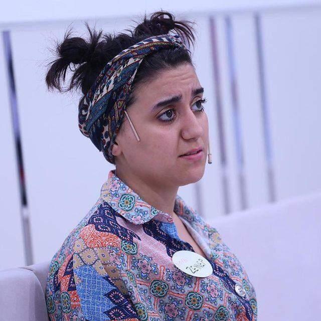 Esra Erol'un programında fuhuş çetesini çökerten Zeynep, tehdit mesajı aldı Esra Erol'un programında fuhuş çetesini çökerten Zeynep, tehdit mesajı aldı