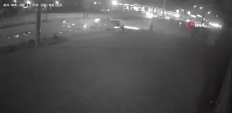 Moto kuryenin hayatını kaybettiği feci kaza kamerada