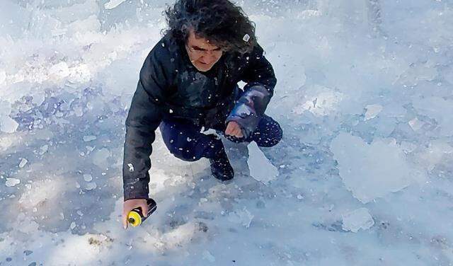 Kadına şiddete dikkat çekmek isterken ölümden dönen profesör, o anları anlattı: Sadece saliselerle kurtuldum Kadına şiddete dikkat çekmek isterken ölümden dönen profesör, o anları anlattı: Sadece saliselerle kurtuldum