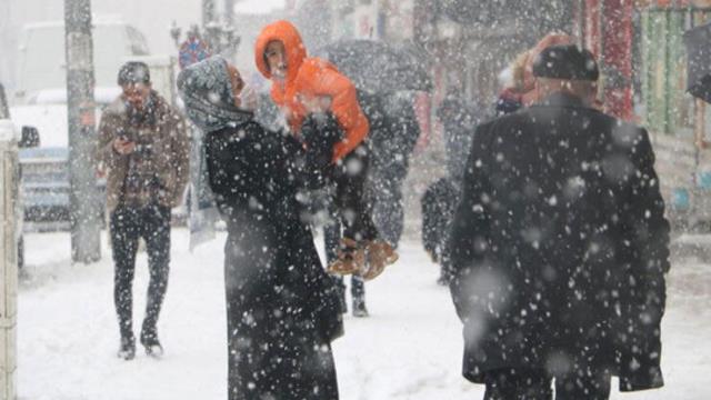 Kar yağışı Türkiye'yi terk etmiyor! Meteoroloji duyurdu: Perşembe günü tüm yurdu etkisi altına alacak
