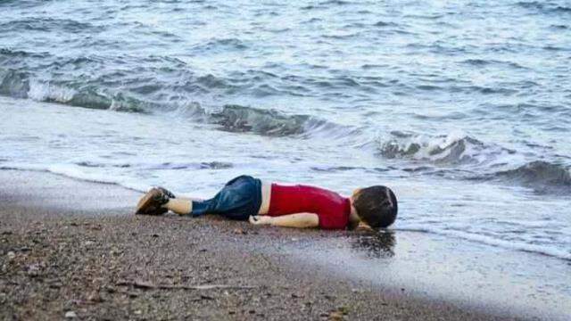 Papa ile görüşen Aylan bebeğin babası: Tabloyu insanların o olayı hatırlaması için verdim
