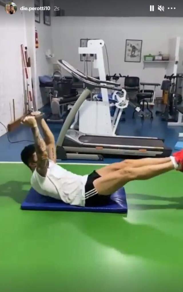 Diego Perotti, antrenman görüntülerini sosyal medya hesabından paylaştı