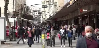 Gaziantep'te vaka sayısı artıyor, çarşıda yoğunluk azalmıyor