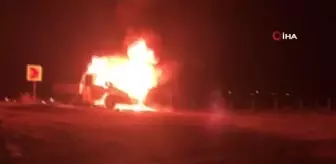 Seyir halindeki kamyonet alev alev böyle yandı