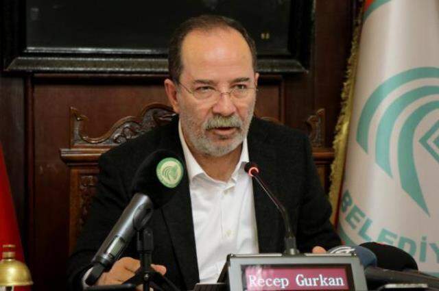 15 Temmuz darbe girişimine kadeh kaldıran Edirne Belediye Başkanı Gürkan'a 2 ay 15 gün hapis 15 Temmuz darbe girişimine kadeh kaldıran Edirne Belediye Başkanı Gürkan'a 2 ay 15 gün hapis